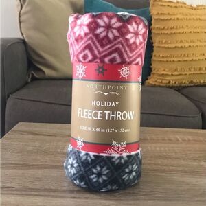 NEW … NORTHPOINT “Holiday” Fleece Throw